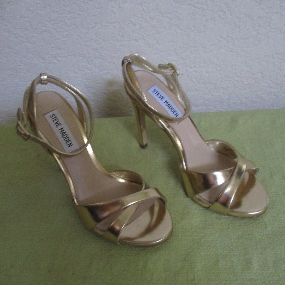 Steve Madden Ankle Strap Heels  Gold, Open Size 6M